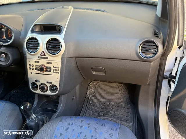 Opel CORSA - 18