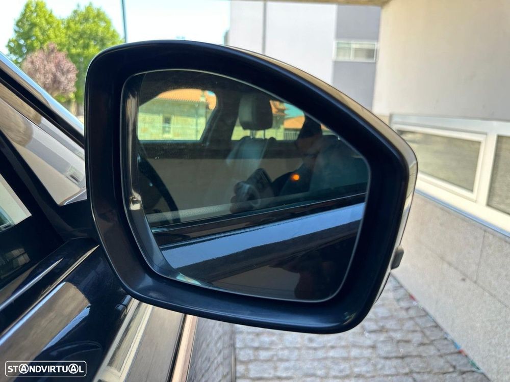 Land Rover Range Rover Velar 2.0 D R-Dynamic - 40