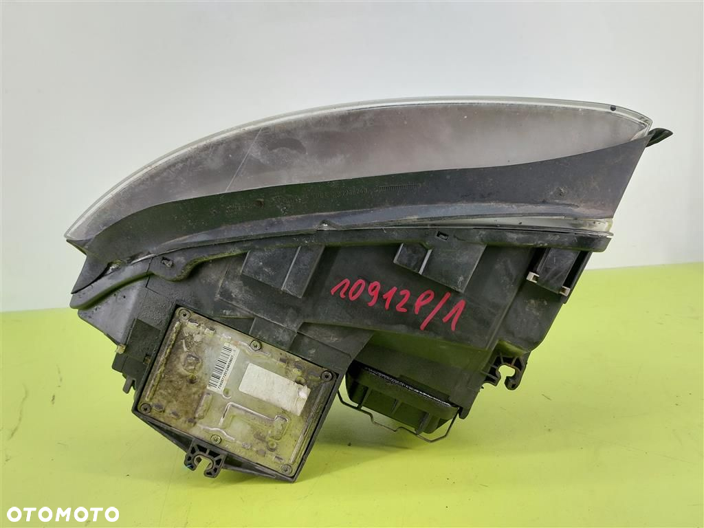 Reflektor lampa przód prawa Audi A4 B6 8E 2000-2004 XENON KPL   8E0941004AQ - 2