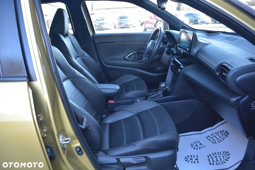 Toyota Yaris Cross - 15