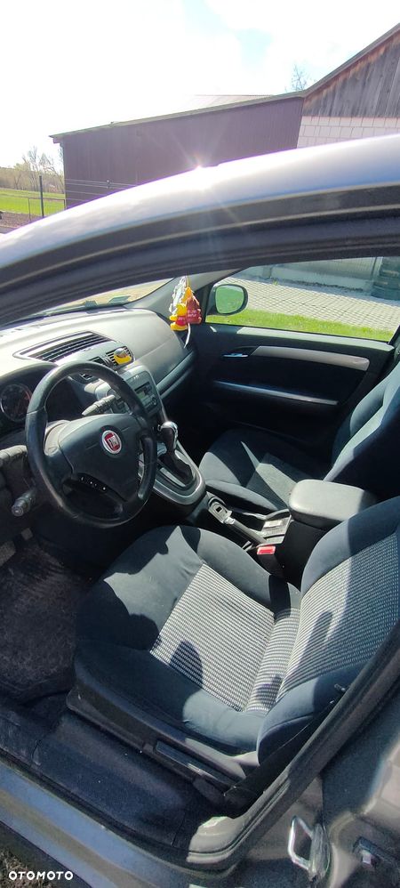 Fiat Croma 2.4 JTD Emotion - 8