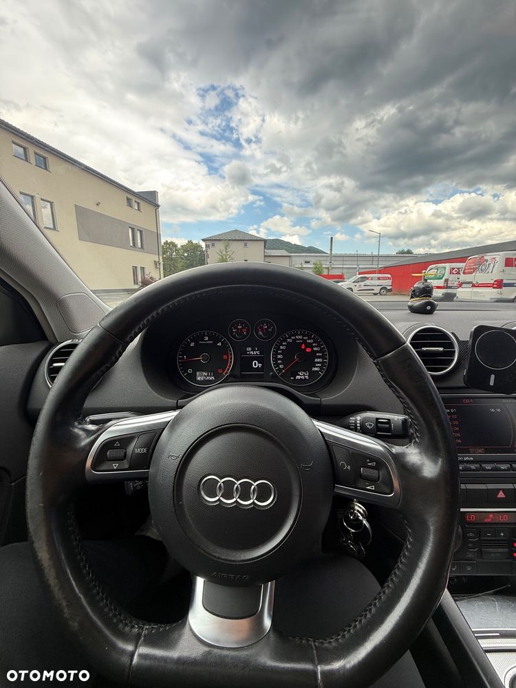 Audi A3 Sportback 2.0 TDI DPF quattro Ambiente - 8