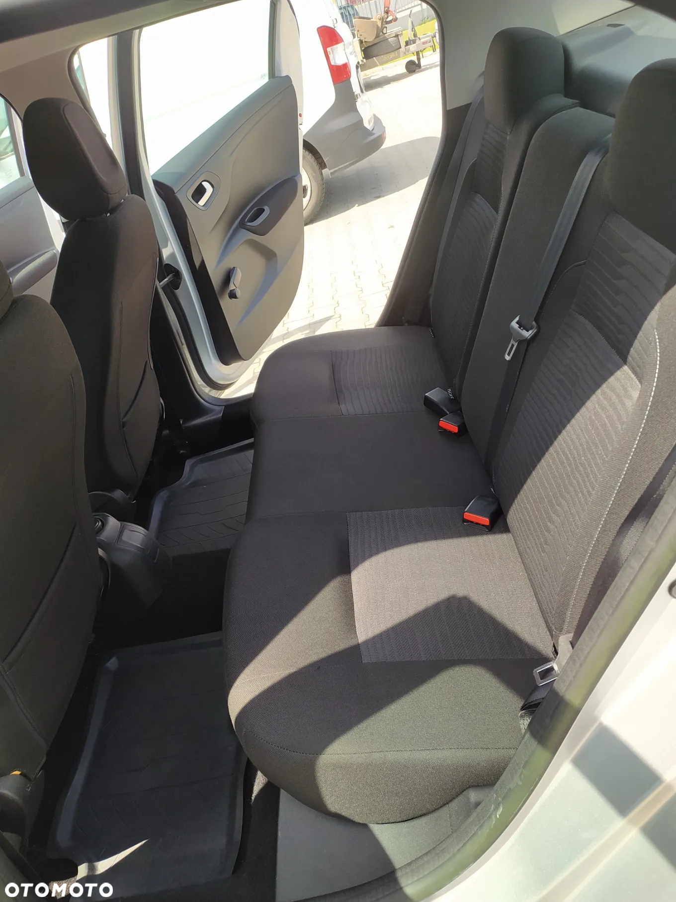 Peugeot 301 1.6 HDi Active - 10