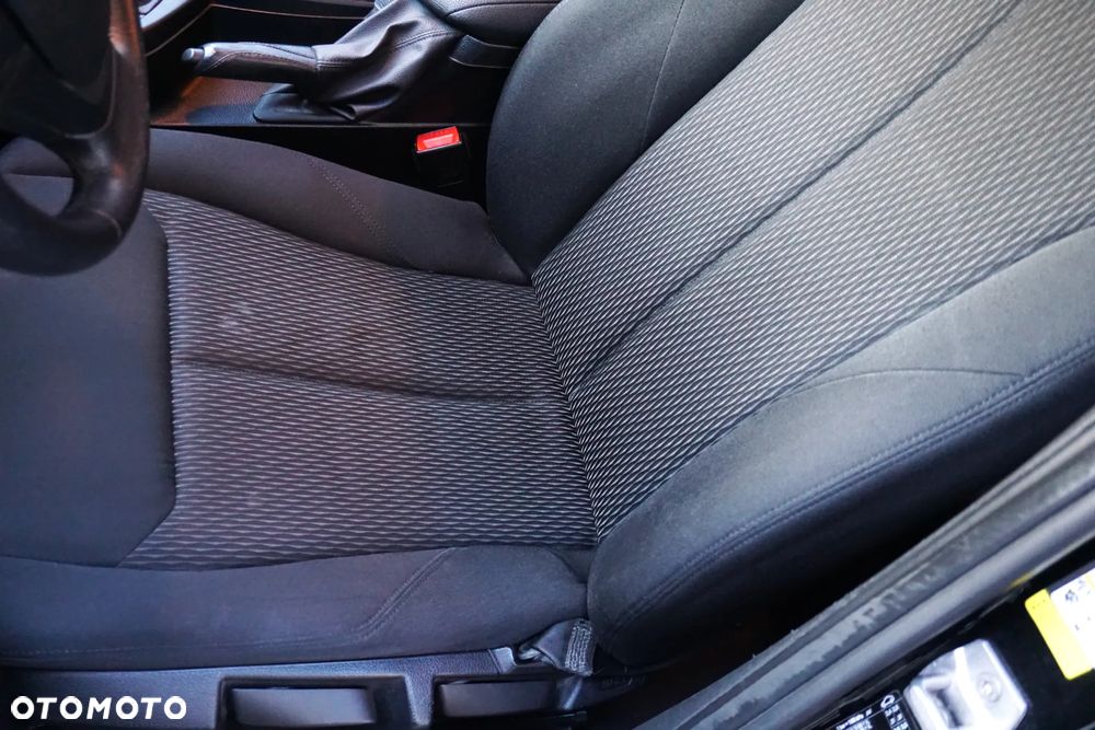 BMW Seria 1 116d EfficientDynamics - 14