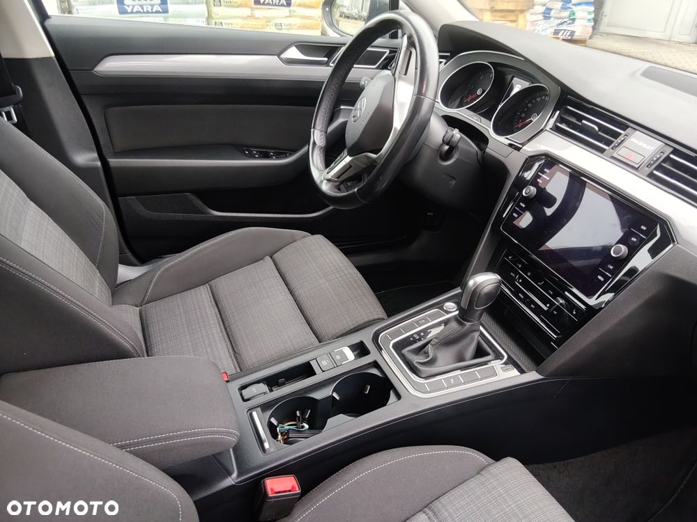 Volkswagen Passat - 7