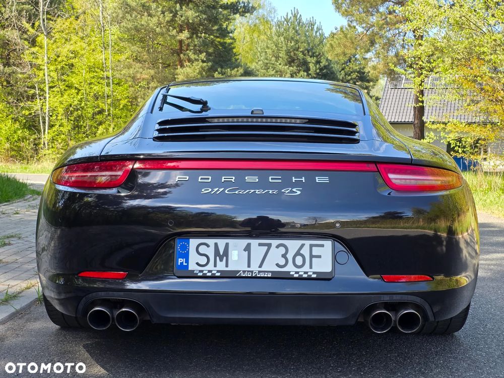 Porsche 911 Carrera 4S - 3