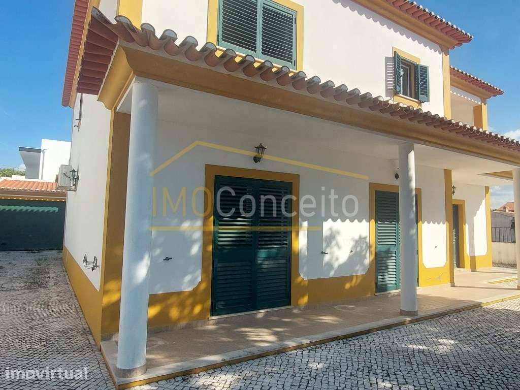 Moradia T4 Unifamiliar|| Garagem|| Entroncamento || Zona do Bonito - Grande imagem: 4/56