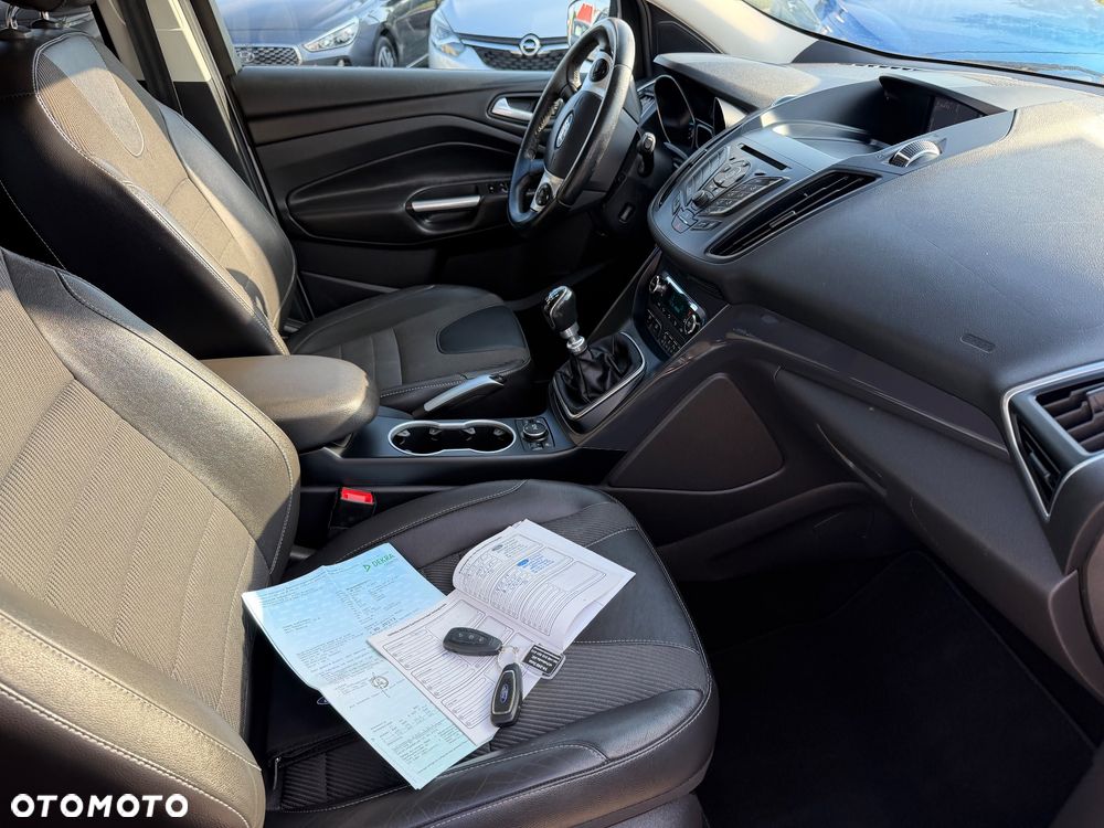 Ford Kuga 2.0 TDCi 2x4 Titanium - 15