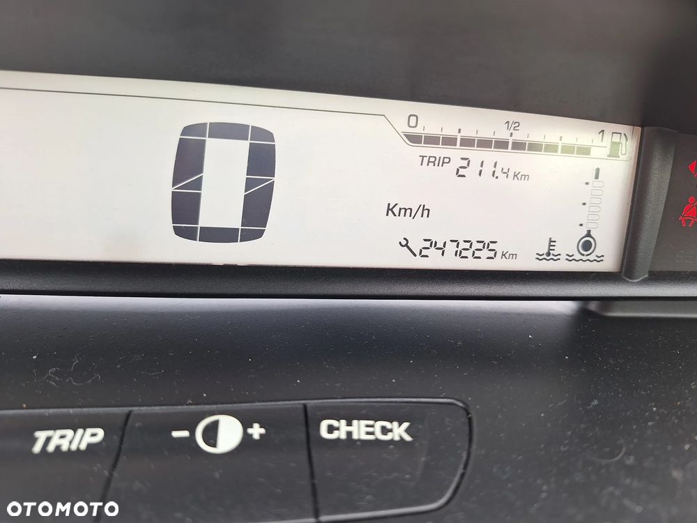 Citroën C4 1.6 HDi My Way - 17