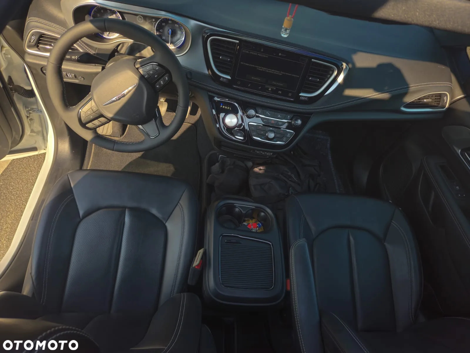 Chrysler Pacifica - 5