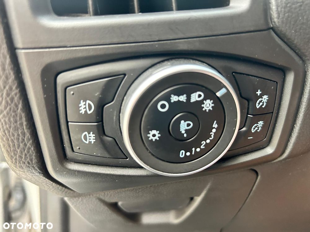 Ford Focus 1.0 EcoBoost Gold X (Trend) - 35
