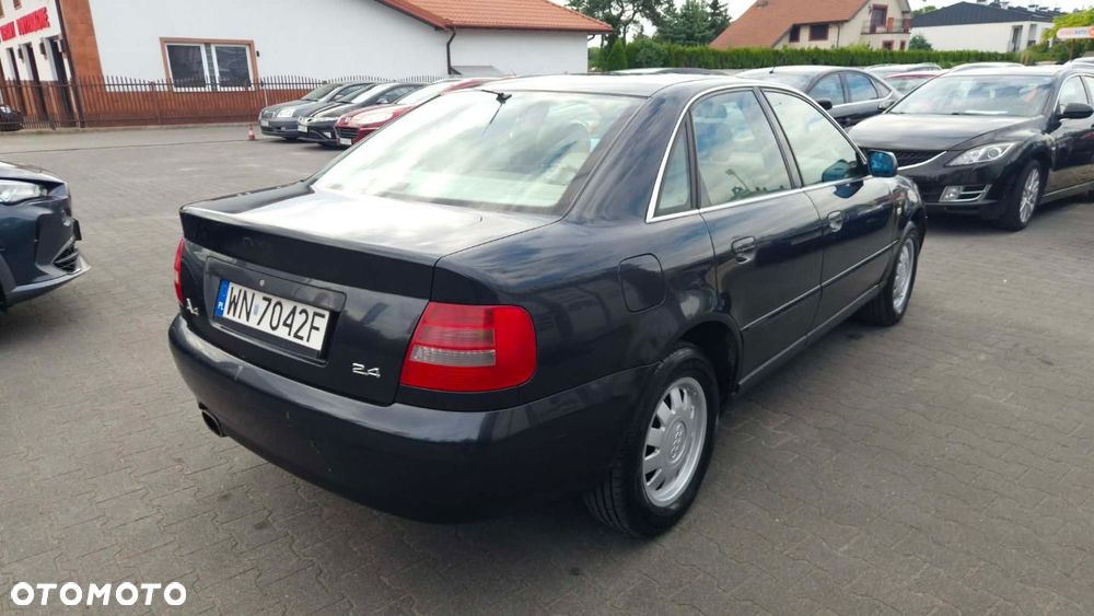Audi A4 Limousine - 3