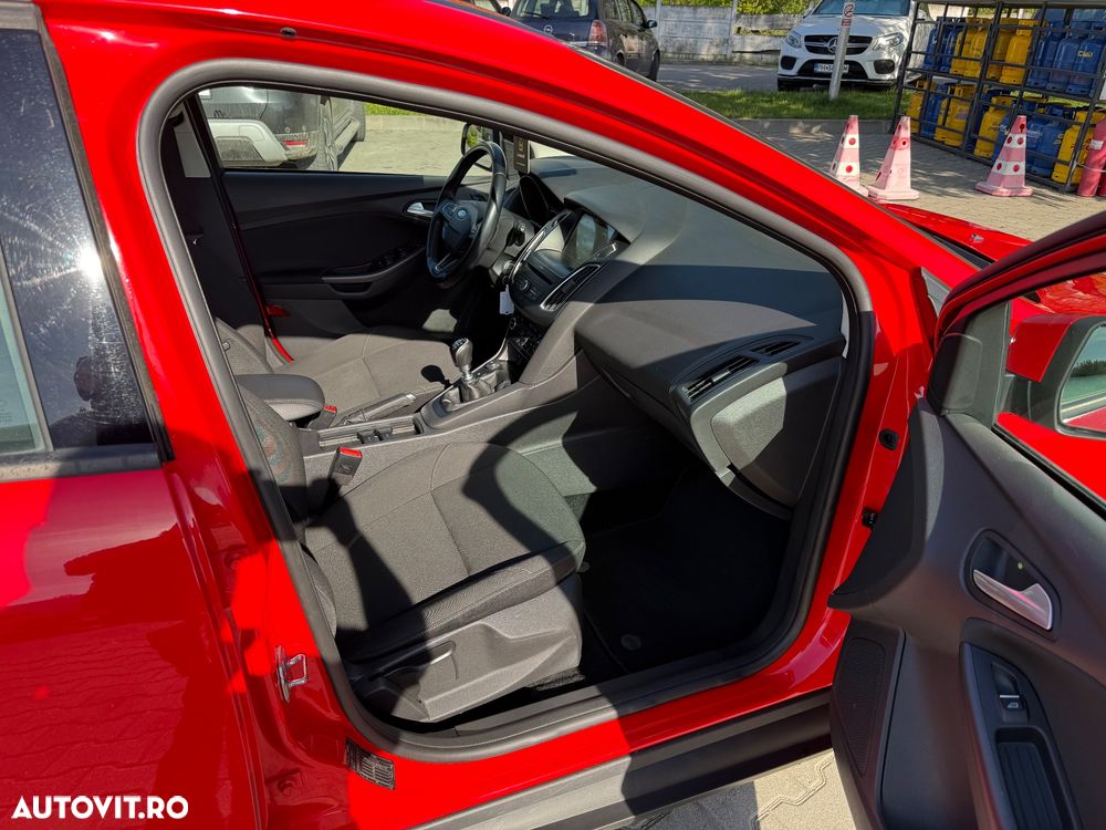 Ford Focus 2.0 EcoBlue Titanium - 8