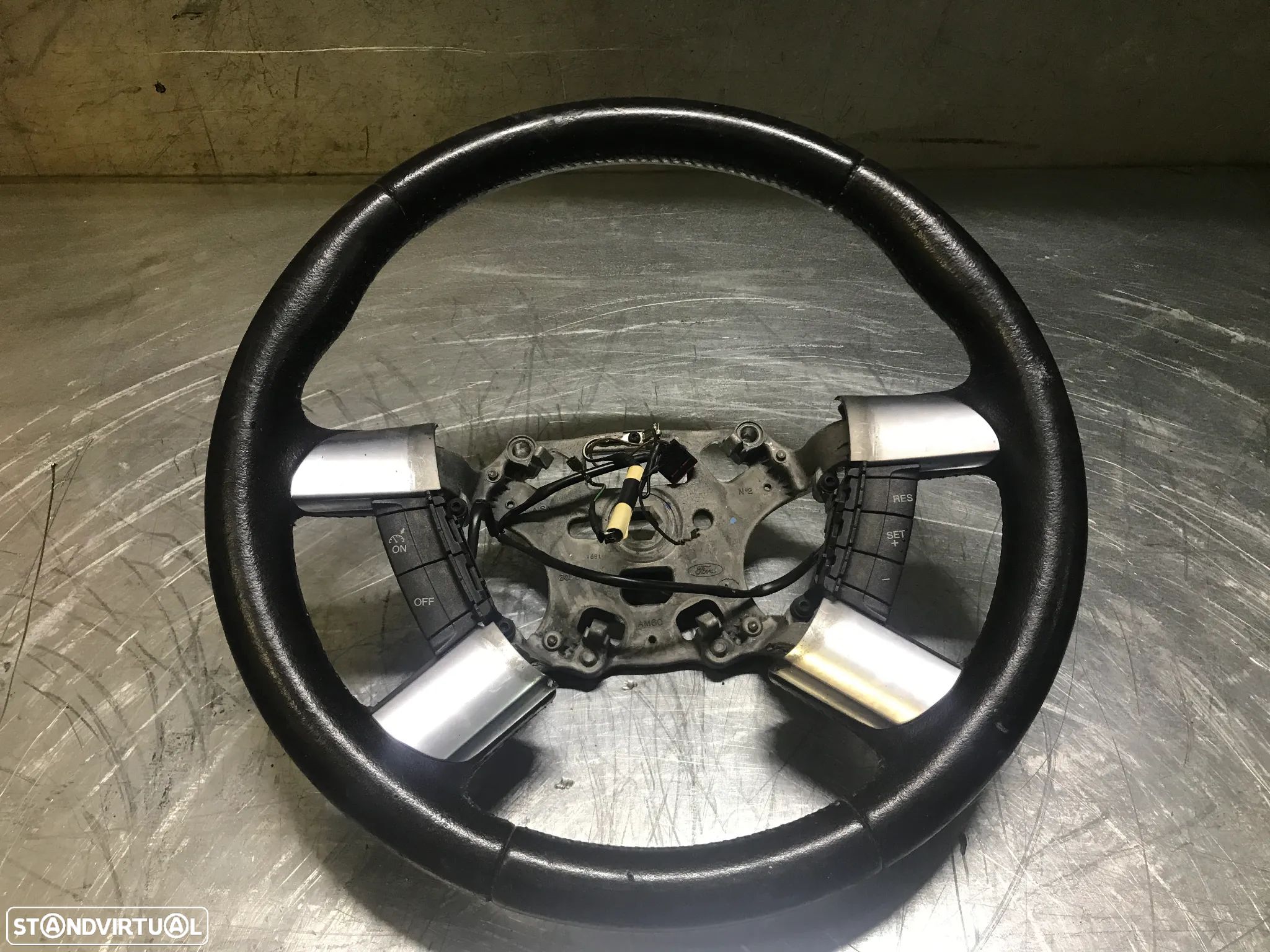 VOLANTE EM PELE MULTIFUNÇÕES FORD C-MAX - 1