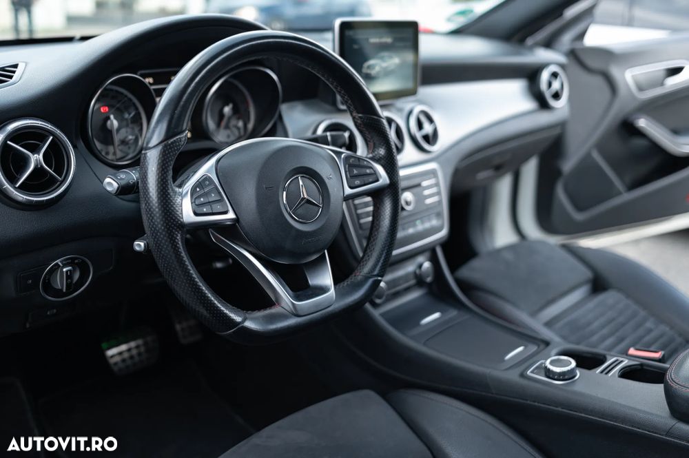 Mercedes-Benz CLA 220 - 8