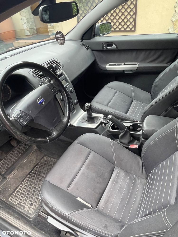 Volvo S40 2.4 - 10