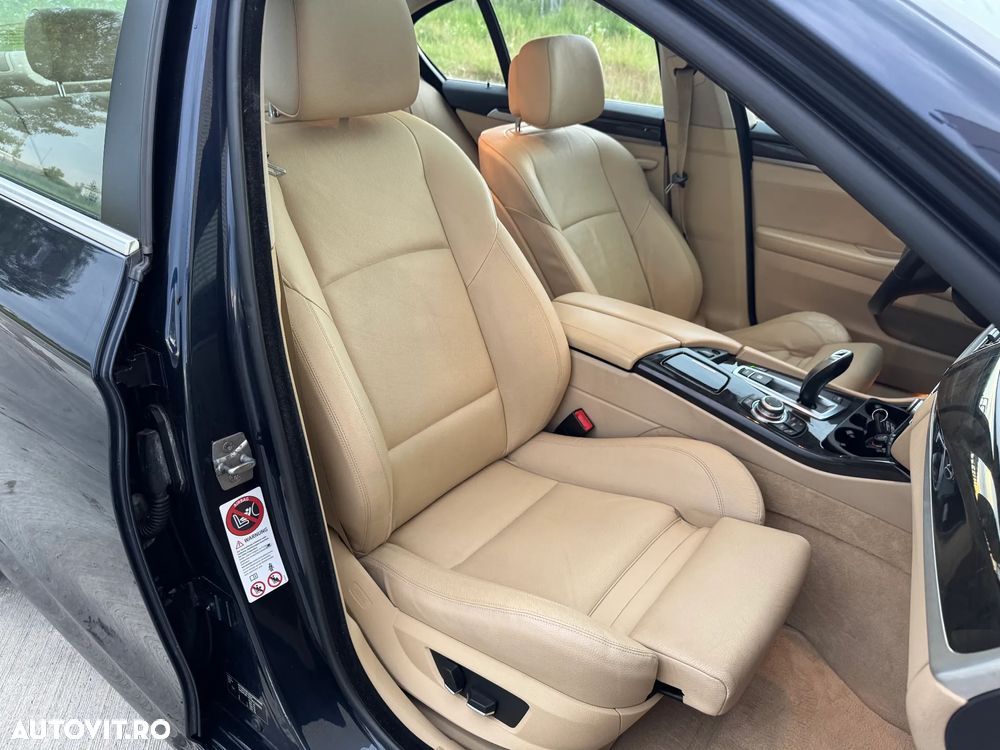 BMW Seria 5 520d Aut. Luxury Line - 39