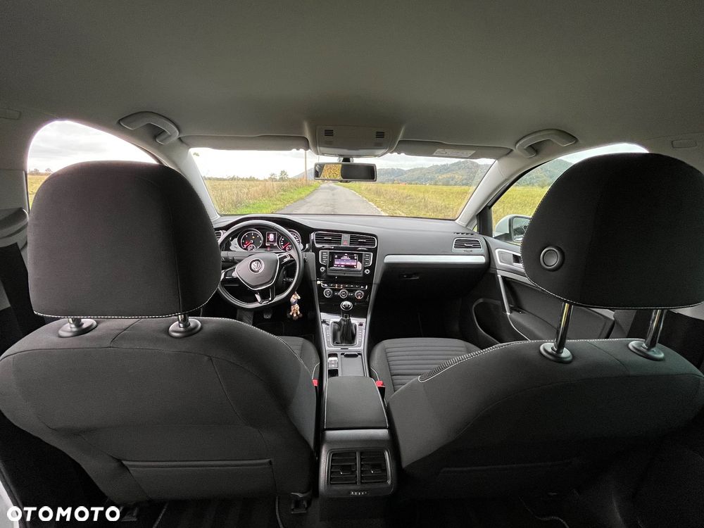 Volkswagen Golf - 10