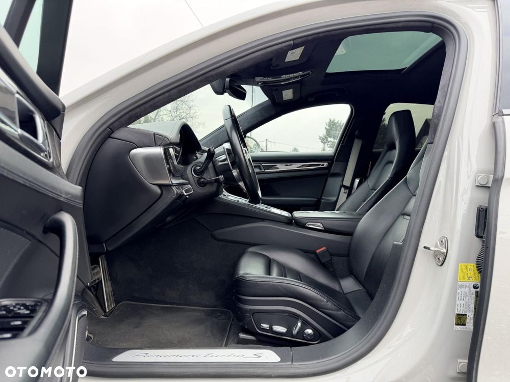 Porsche Panamera Turbo S E-Hybrid - 12