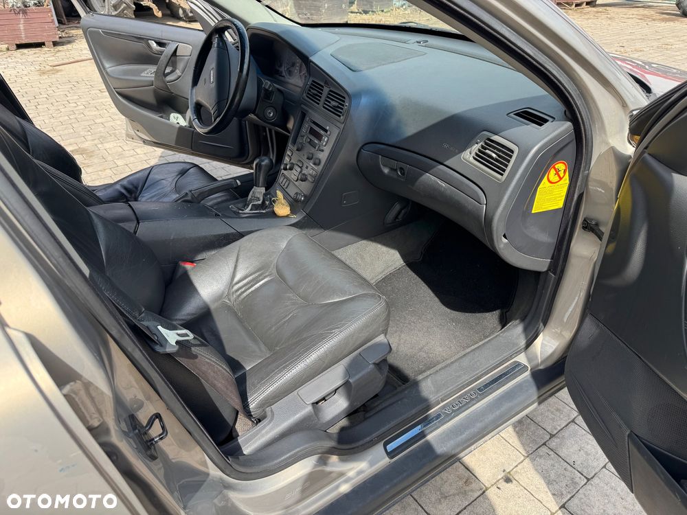 Volvo S60 2.4 D5 - 25