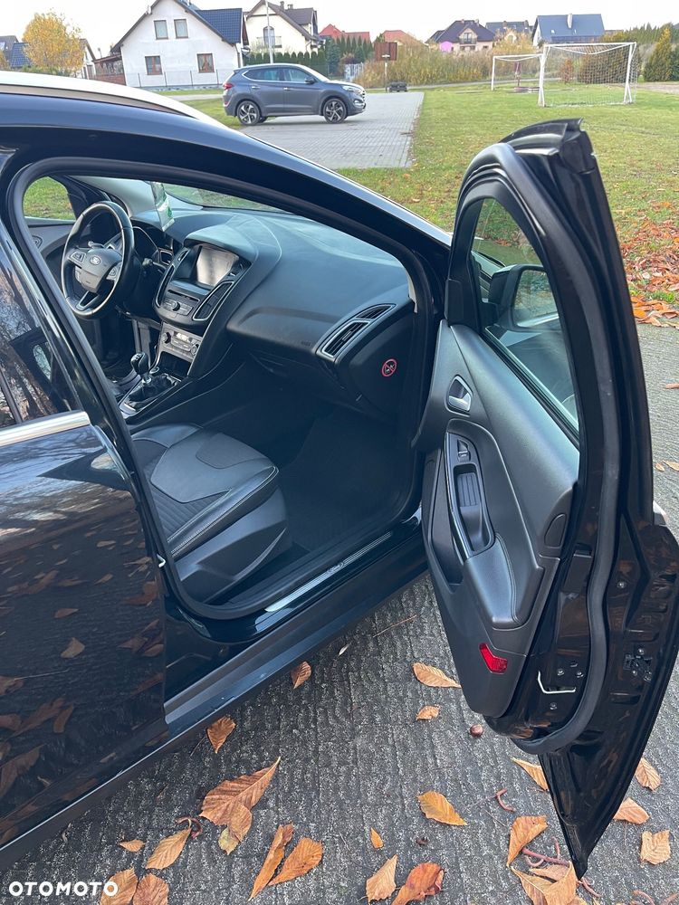 Ford Focus SW ver-turnier-1-5-ecoblue-start--stopp--system-titanium - 14