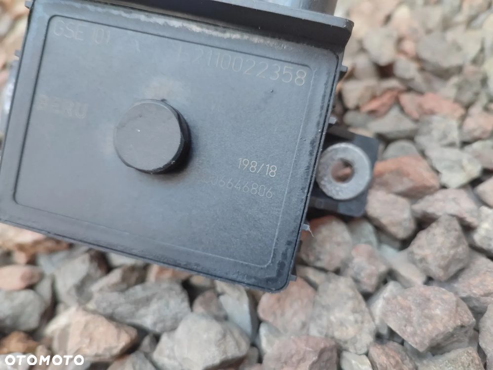 BMW E46 / E60 / E90 / E87 / E83  ORYGINALNY STEROWNIK ŚWIEC ŻAROWYCH + WIĄZKA DO SILNIKÓW GAMY M47D20 ( 150KM / 163KM ) 2.0D / 1.8D BERU O NR.  12 21 7 786 821 /  12 21 7 801 200 OEM SPRAWNY W 100% NUMERY BERU E2110022358 - 9