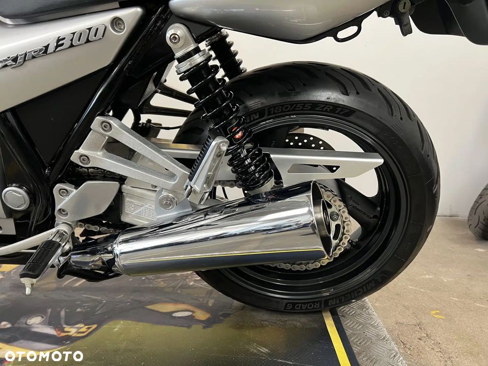 Yamaha XJR - 27