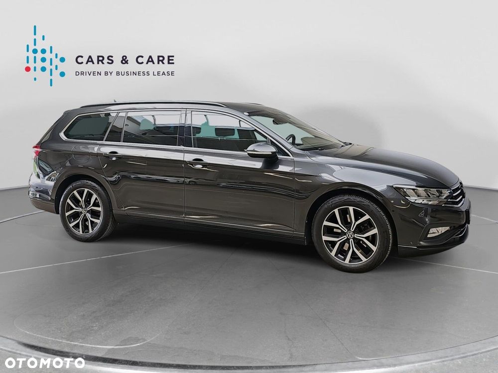 Volkswagen Passat - 22