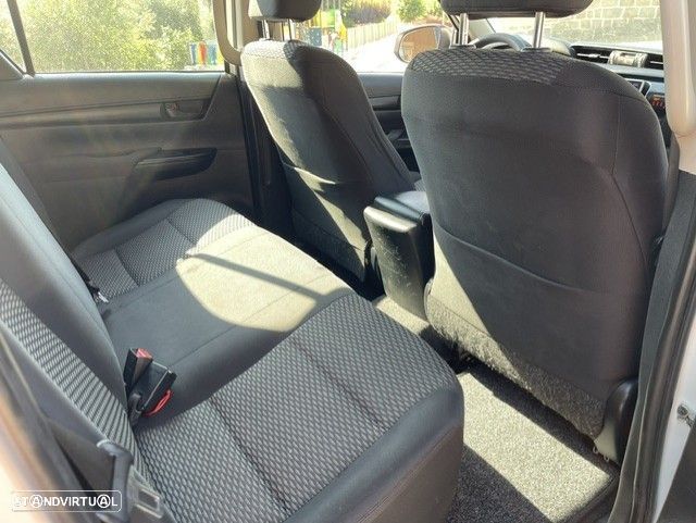 Toyota Hilux 2.4 D-4D 4WD CD CH - 11