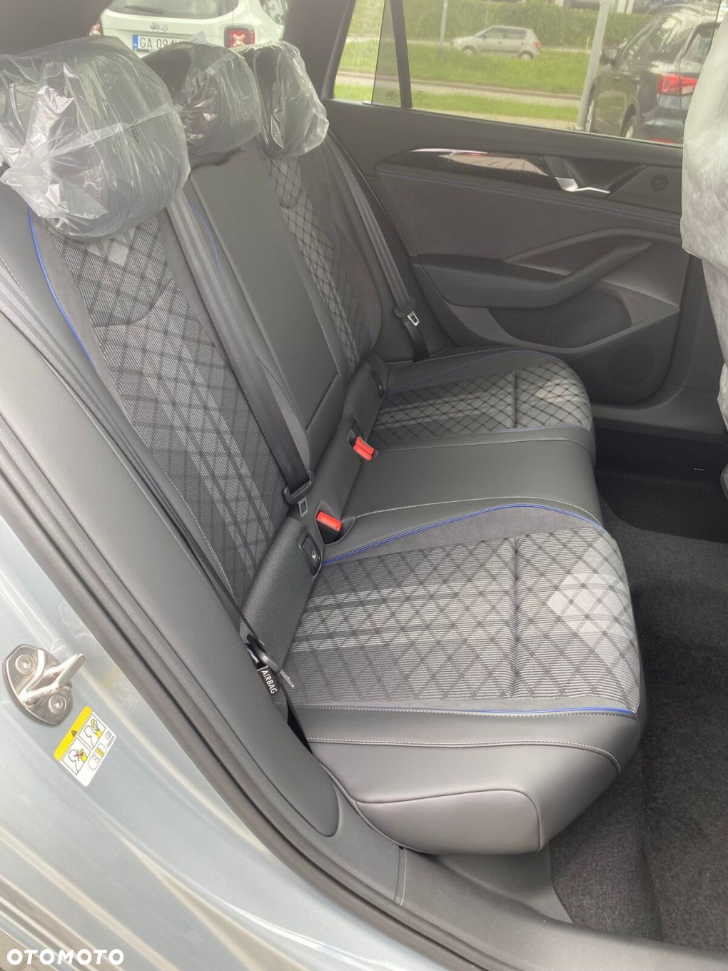 Volkswagen Passat 2.0 TDI SCR 4Mot R-Line Plus DSG - 10