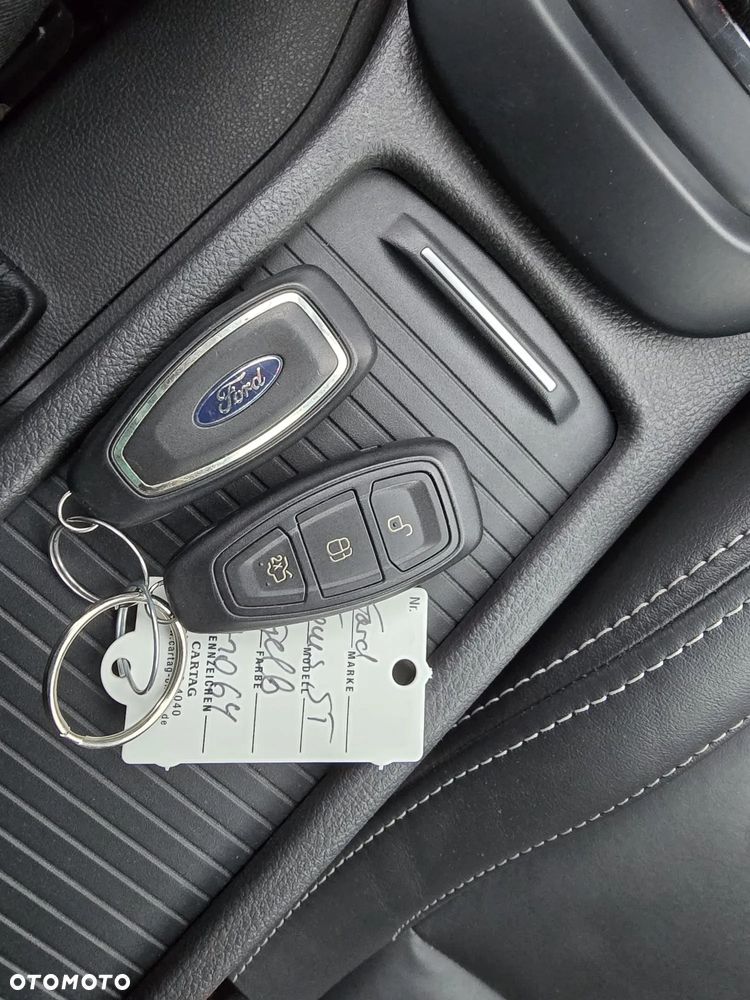 Ford Focus 2.0 EcoBoost ST mit Leder-Sport-Paket - 13