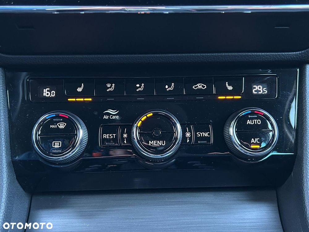 Skoda Superb 2.0 TDI SCR Style DSG - 27