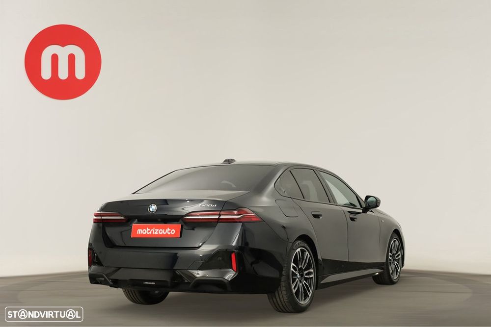 BMW 520 d Pack Desportivo M - 4