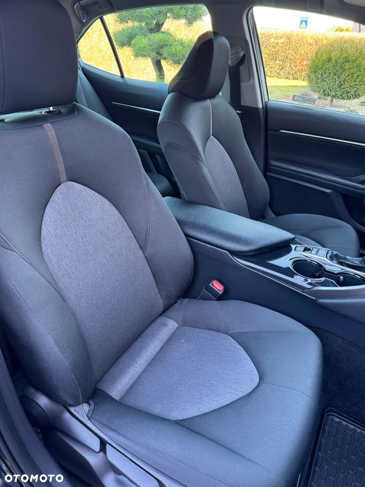Toyota Camry 2.5 Hybrid Comfort CVT - 12