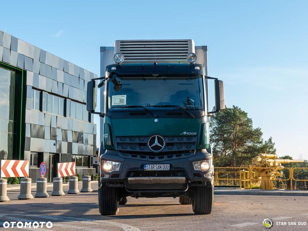Mercedes-Benz AROCS 1830 4x4 chłodnia kamper - 5