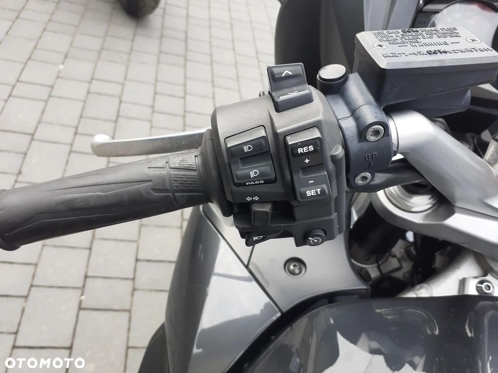 Yamaha FJR - 4