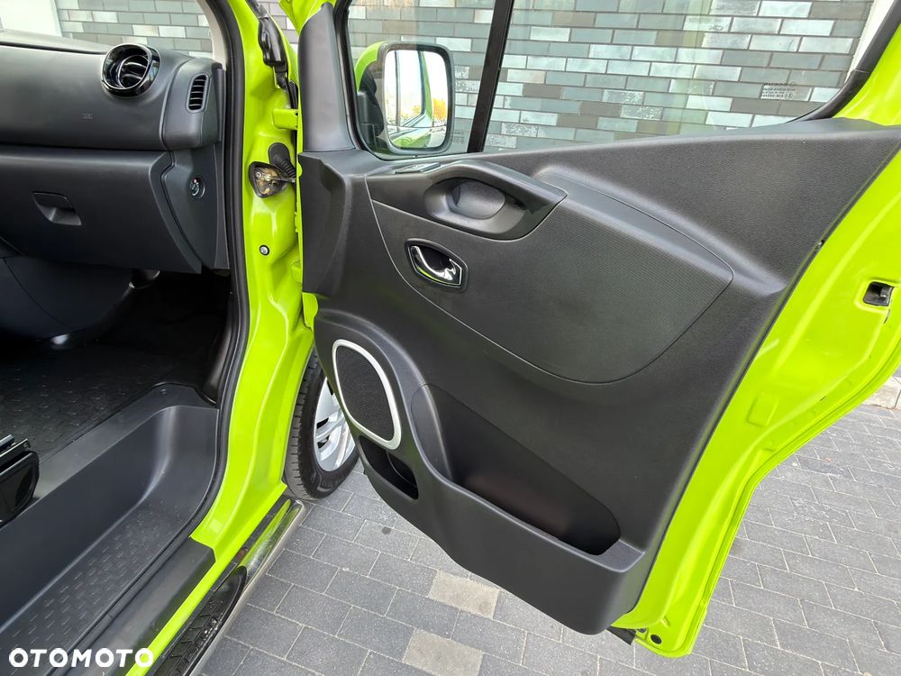 Opel Vivaro L2H1 2,9t Essentia Business - 11