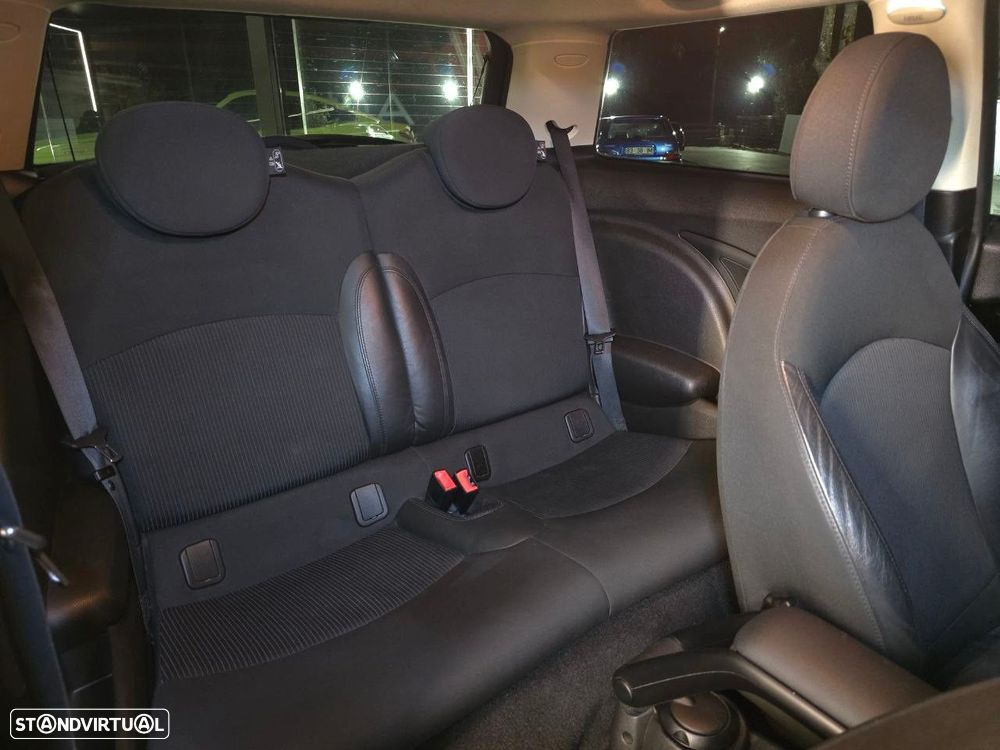 MINI 3 Portas Cooper D - 9