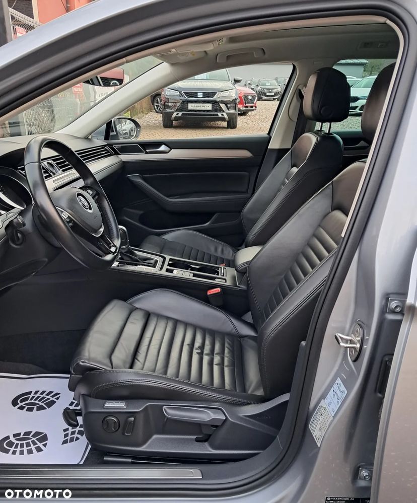 Volkswagen Passat Variant 2.0 TDI SCR DSG Highline - 9