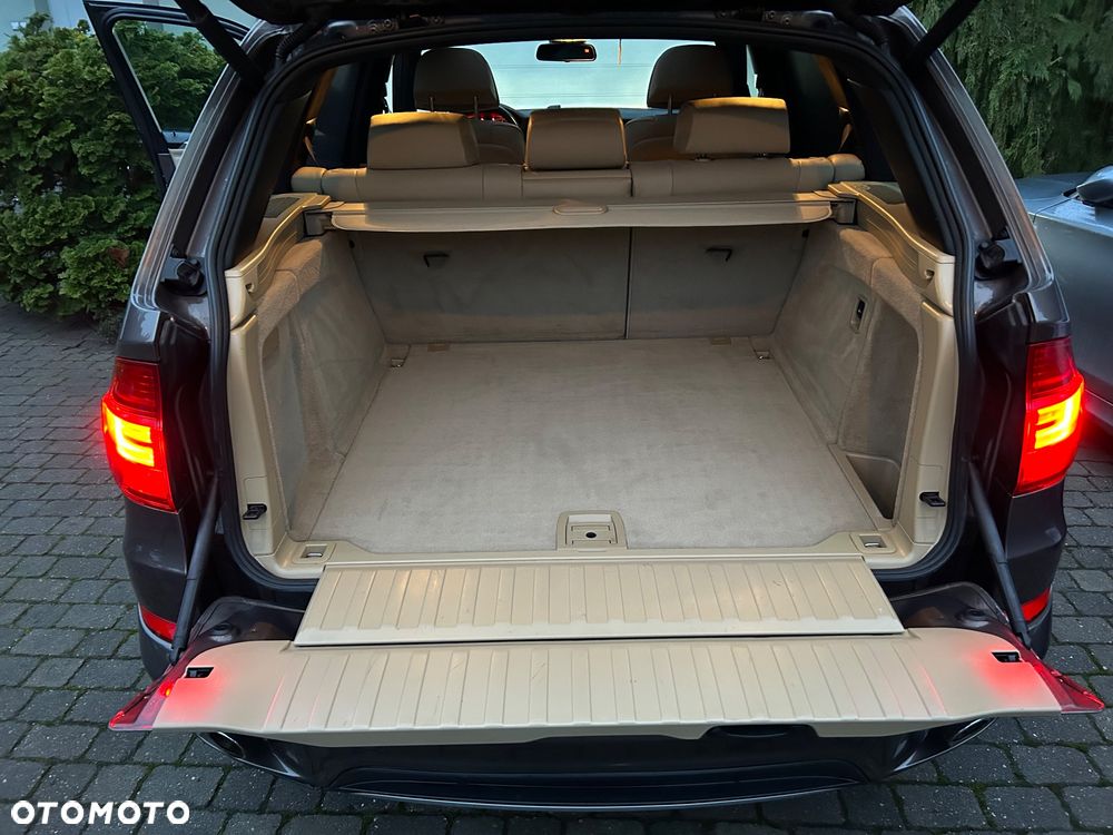 BMW X5 xDrive35d - 14
