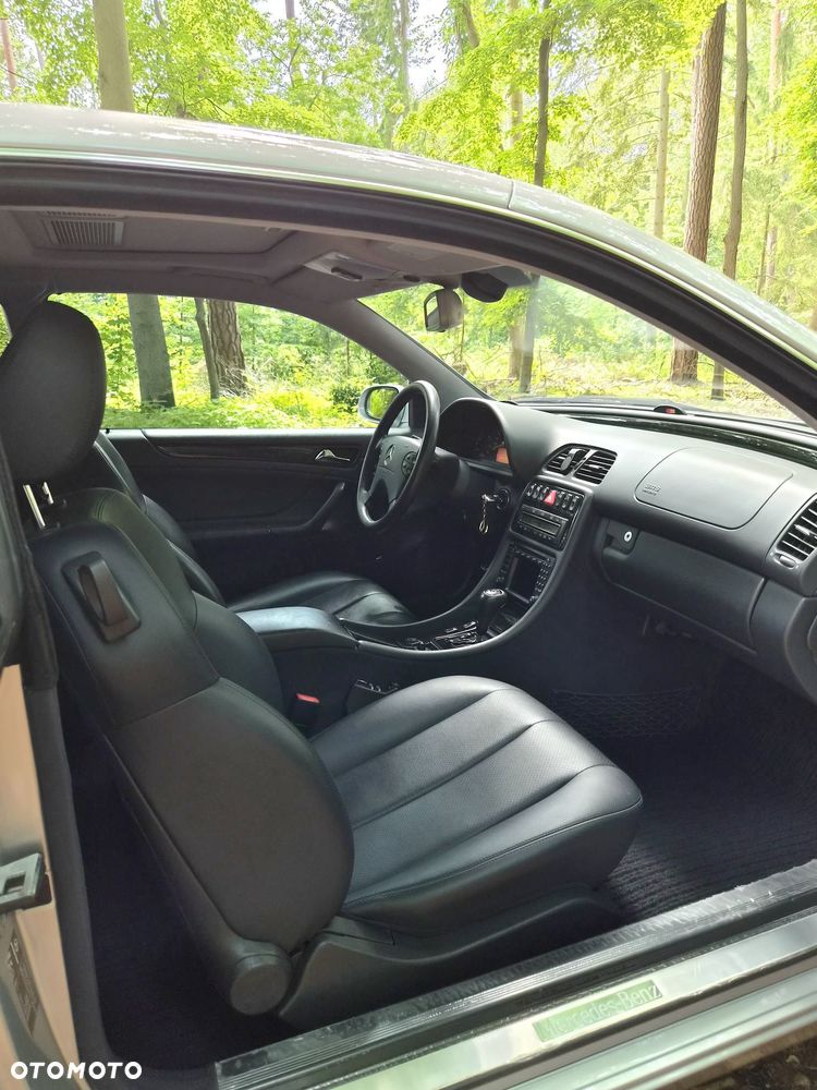 Mercedes-Benz CLK - 26
