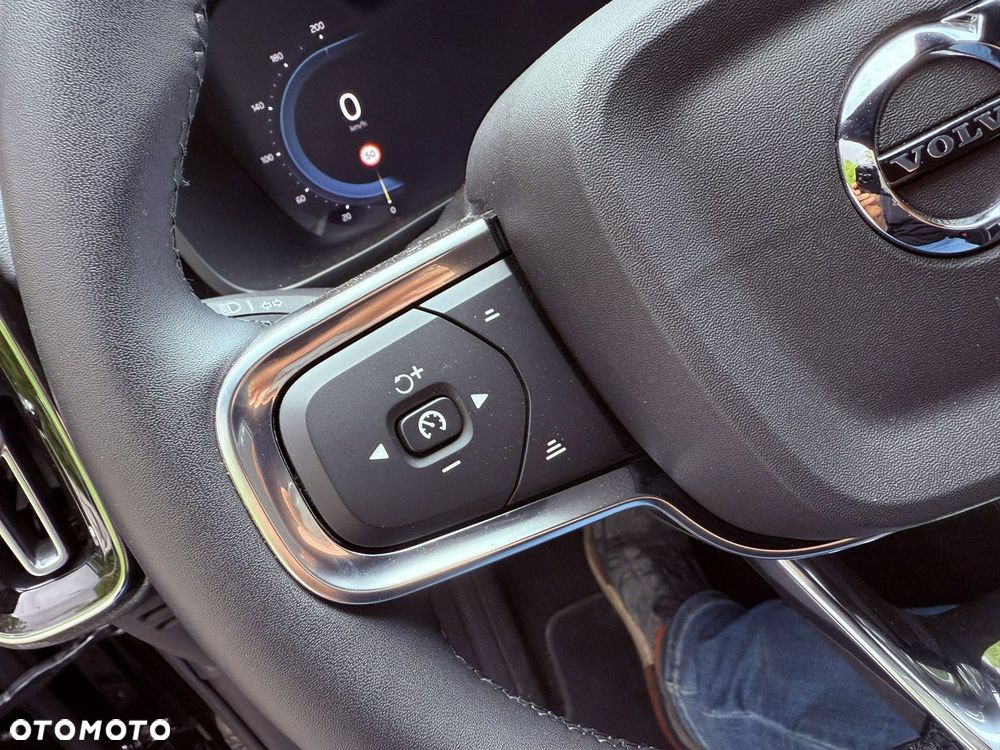 Volvo XC 40 - 30