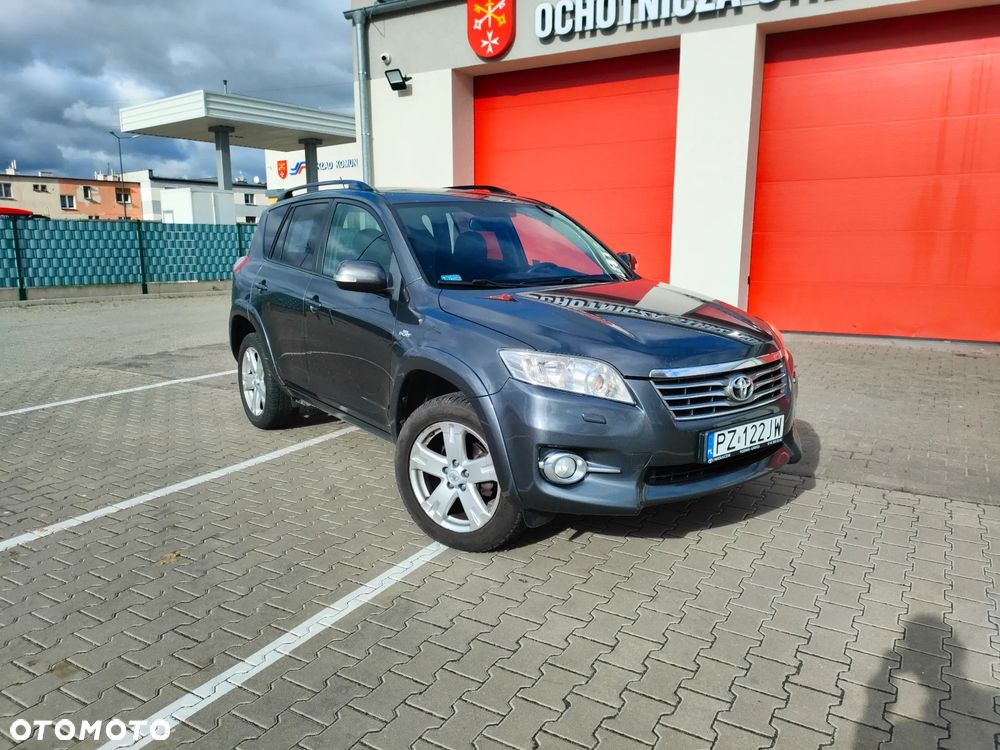 Toyota RAV4 2.2 D-CAT Premium - 1