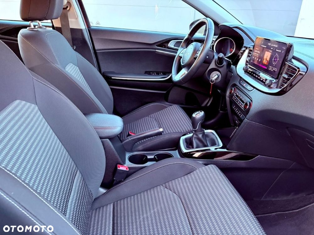 Kia Ceed 1.6 CRDi SCR L Business Line - 26