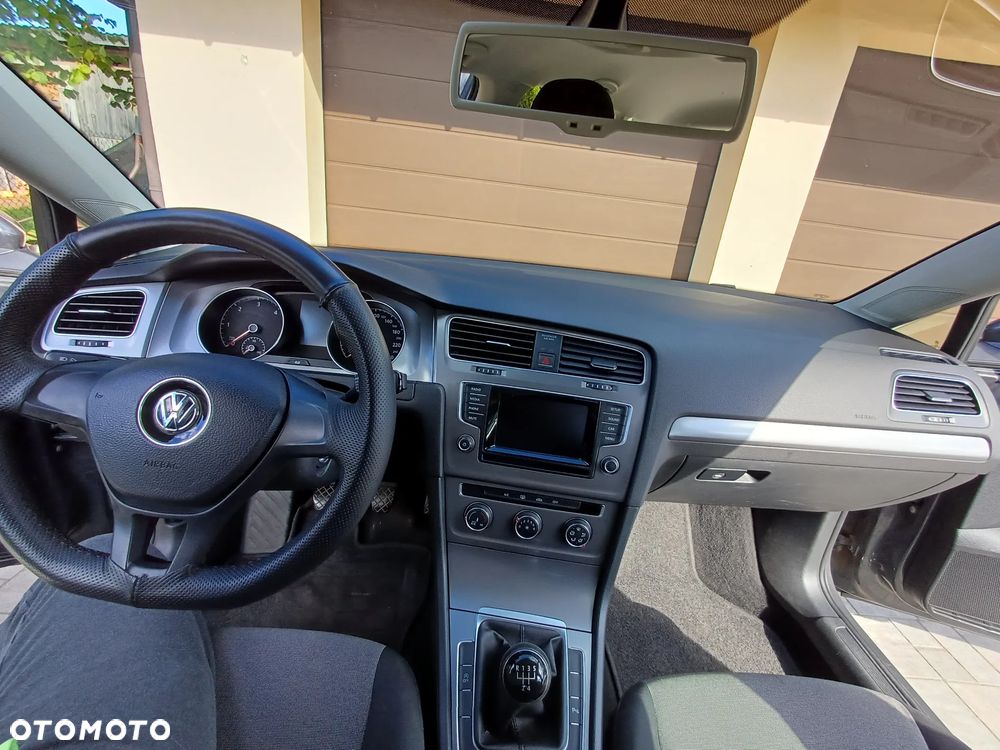 Volkswagen Golf - 26