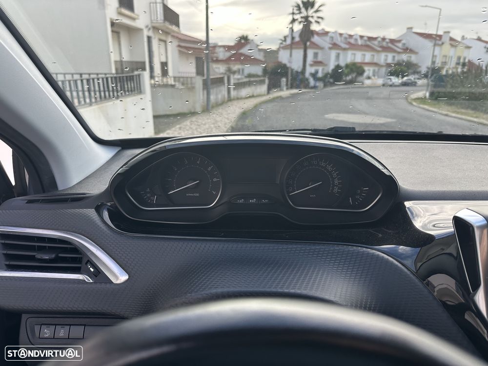 Peugeot 2008 1.2 PureTech Style - 10