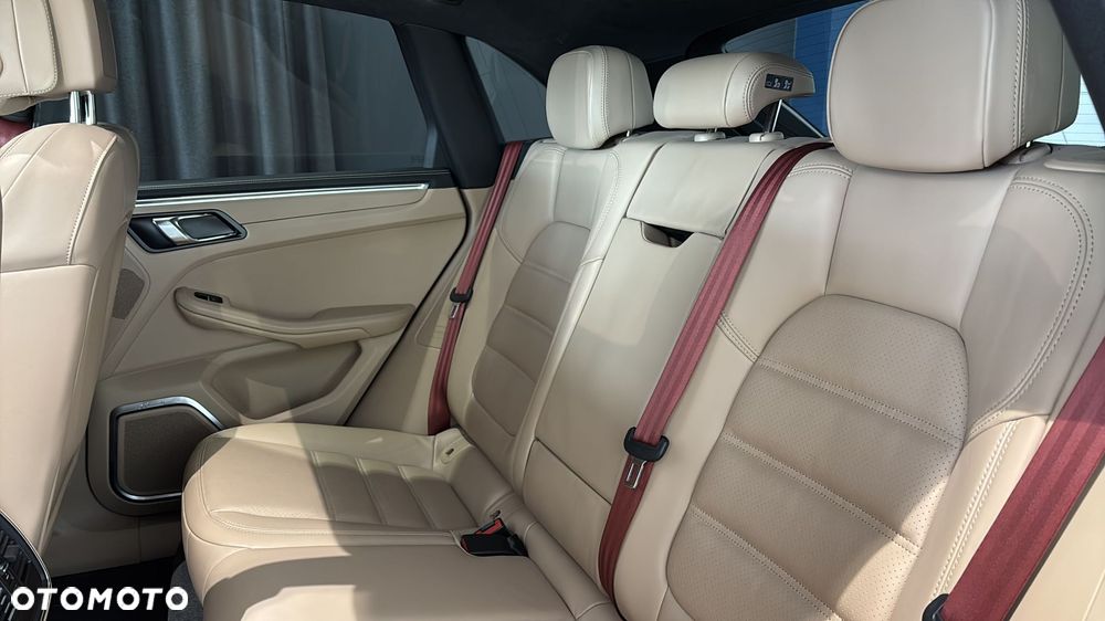 Porsche Macan Standard - 17