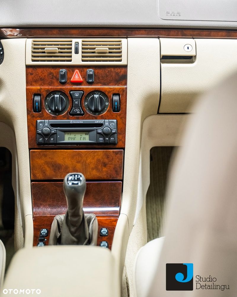 Mercedes-Benz Klasa E 200 Elegance - 18