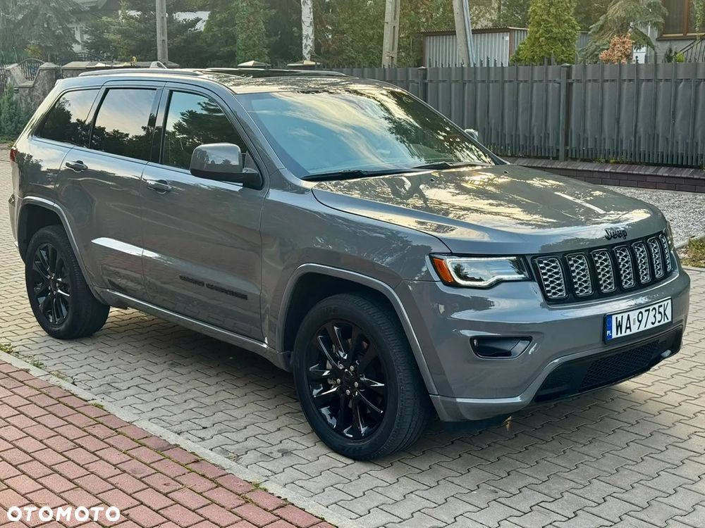 Jeep Grand Cherokee - 12