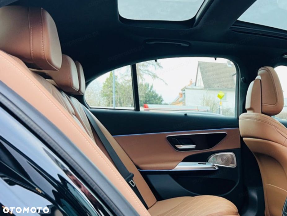 Mercedes-Benz Klasa E 220 d mHEV 4-Matic AMG 9G-Tronic - 12